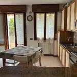 Spacious 3 Bdr In Padua アパート