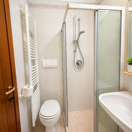 Apartament Spacious 3 Bdr In Padua *